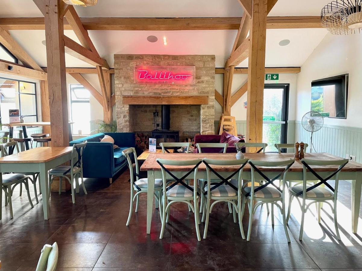 Cosy Cotswold Lodge By Your Home Here - Summer Sale For 3 Plus Nights - Ideal For Families With Log-Burner, Spa, Private Parking And Heated Swimming Pools Ashton Keynes Eksteriør billede