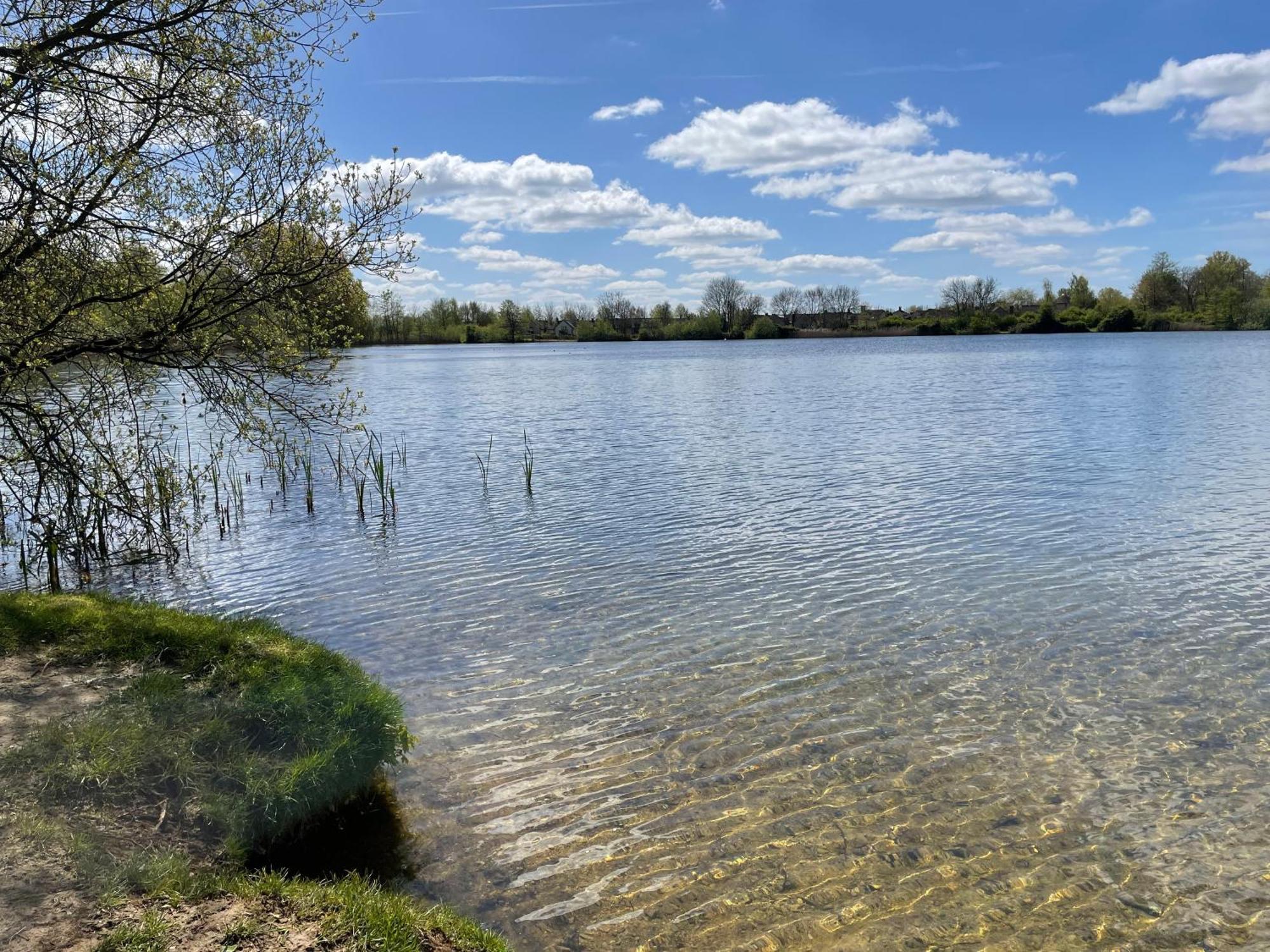 Cosy Cotswold Lodge By Your Home Here - Summer Sale For 3 Plus Nights - Ideal For Families With Log-Burner, Spa, Private Parking And Heated Swimming Pools Ashton Keynes Eksteriør billede