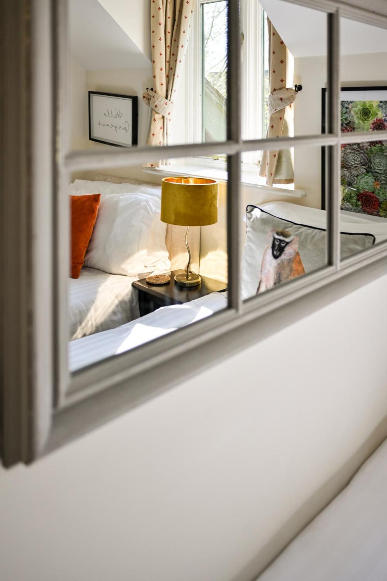 Cosy Cotswold Lodge By Your Home Here - Summer Sale For 3 Plus Nights - Ideal For Families With Log-Burner, Spa, Private Parking And Heated Swimming Pools Ashton Keynes Eksteriør billede
